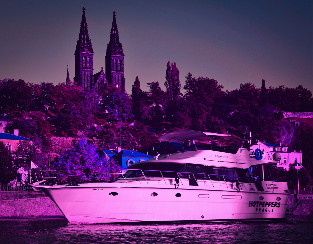 Privátní yacht s champagne servisem
